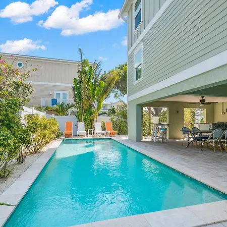 Family Tides - 2 Homes In 1 Steps To Beach W Rooftop Views Heated Pool Close To Bridge St